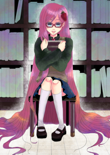 ピンク髪長髪眼鏡文学少女。